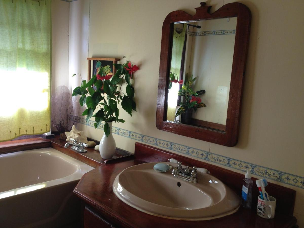 Italian Guesthouse Gros Islet Exterior foto