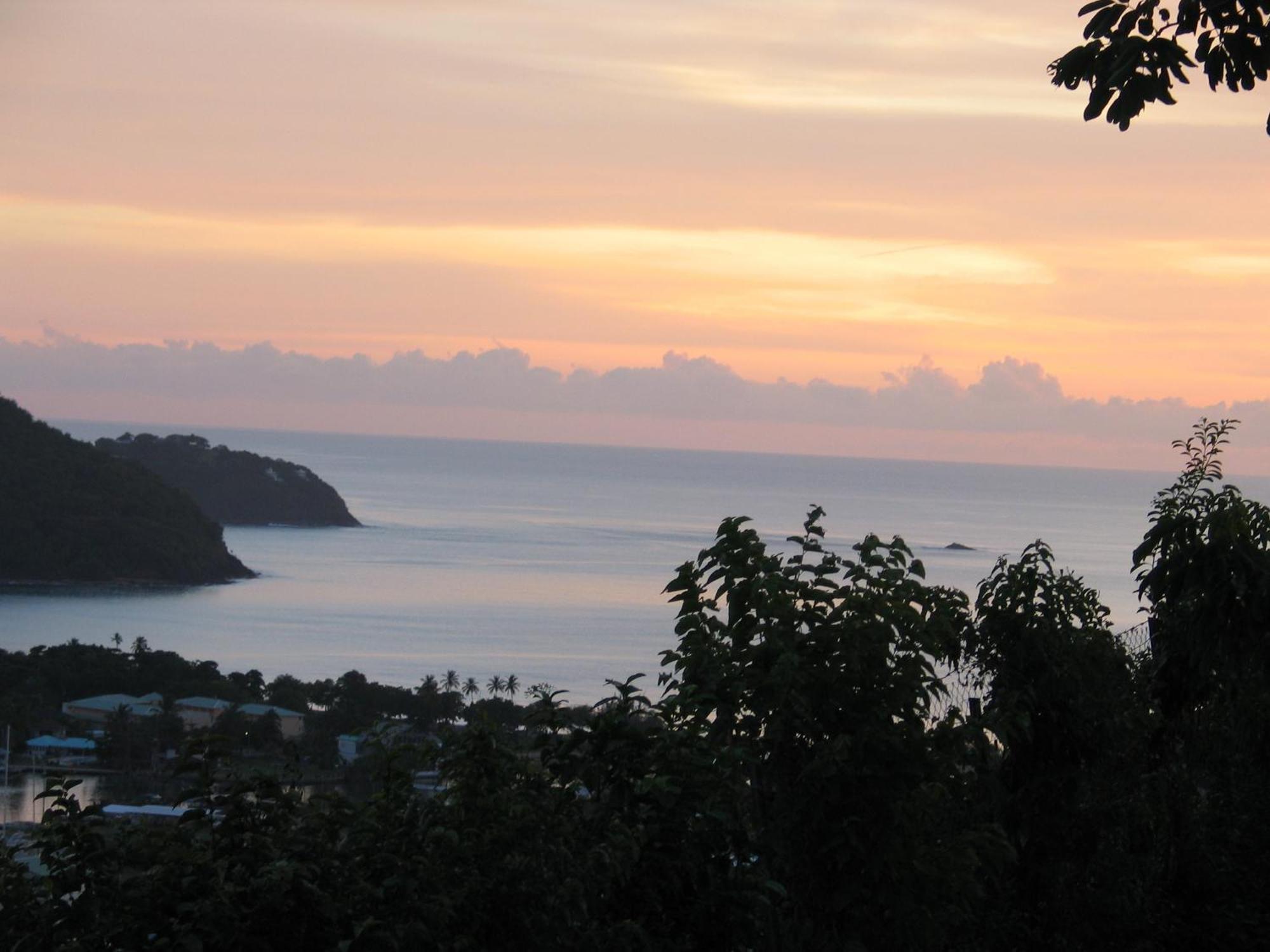Italian Guesthouse Gros Islet Exterior foto