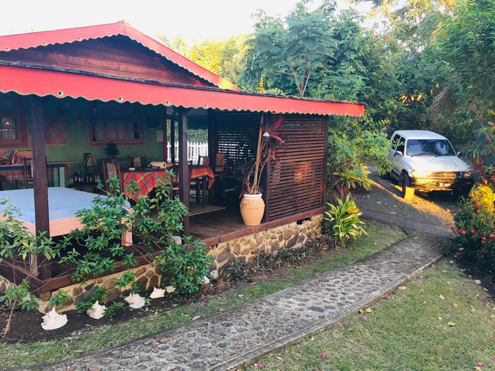 Italian Guesthouse Gros Islet Exterior foto